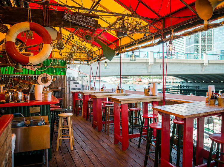 Traditional New England clambake at The Barking Crab