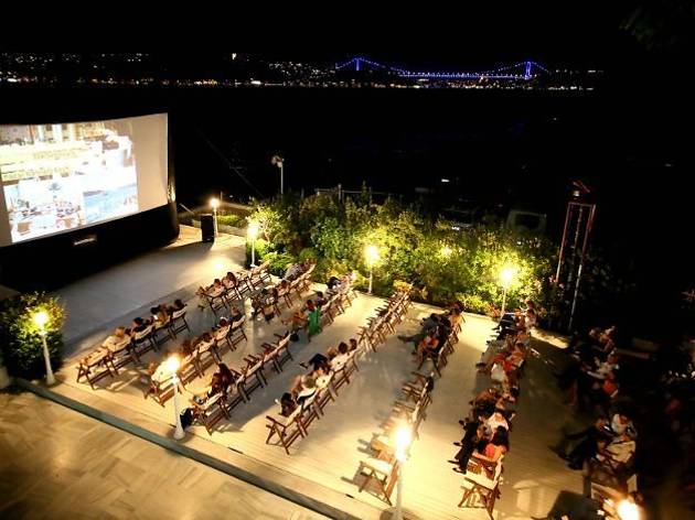 Boğaz'da Sinema Keyfi Boğaz'da Sinema Keyfi