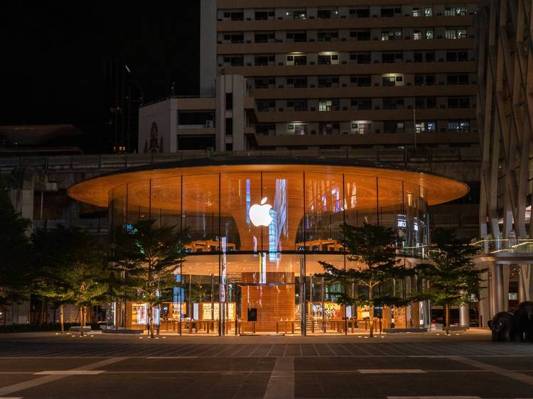 The new Apple Store Central World reveals a striking design