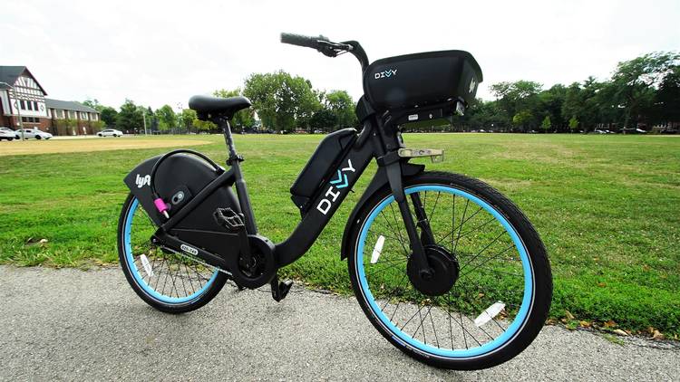 Cruise around town on a Divvy e-bike