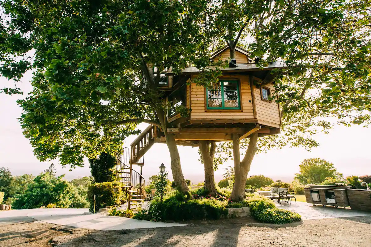 8 Most Amazing Treehouse Rentals Worth Driving to From L.A.
