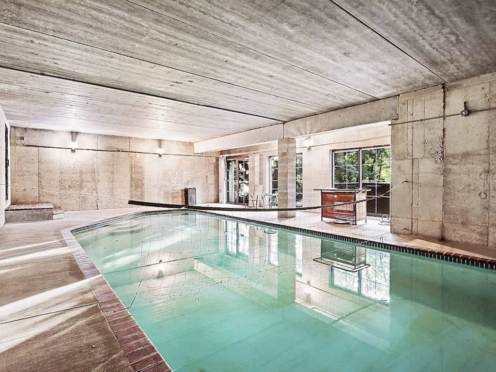 9 Best Airbnbs with Pools near Chicago for 2024