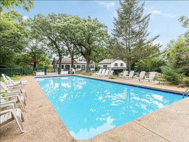 9 Best Airbnbs With Pools Near Chicago For 2024