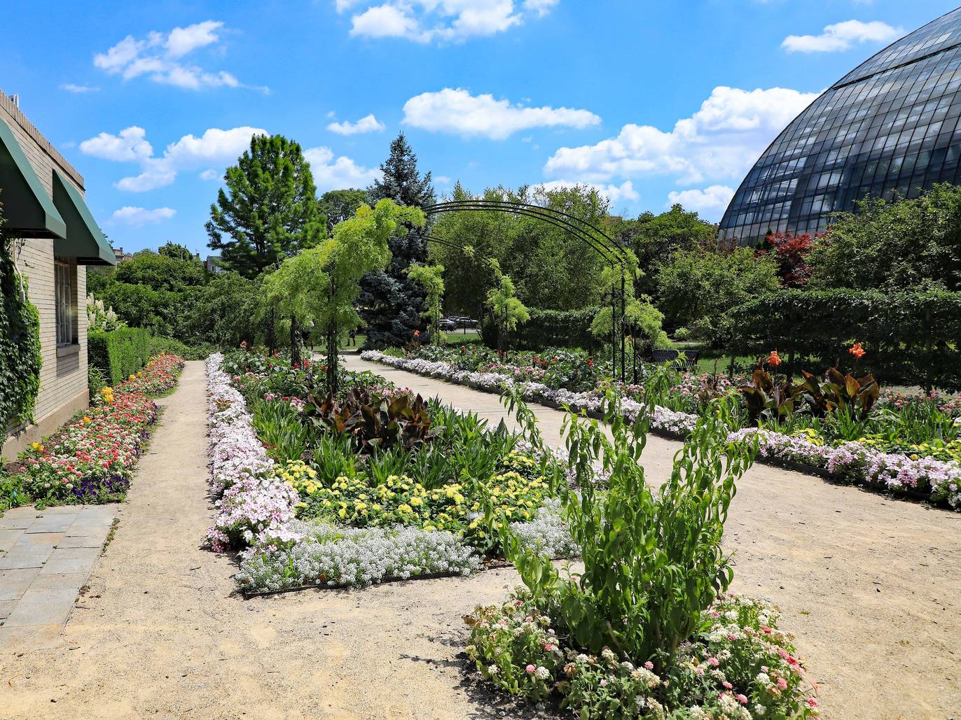 15 Most Beautiful Gardens in Chicago, From Botanical Gardens to