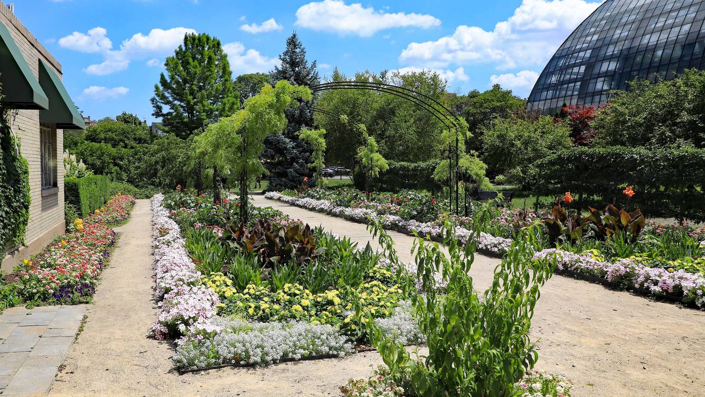 15 Most Beautiful Gardens in Chicago, From Botanical Gardens to