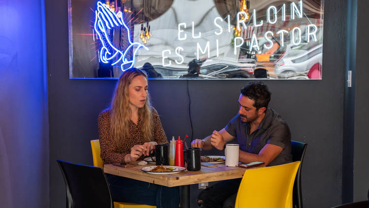 gente comiendo en la sirloinería