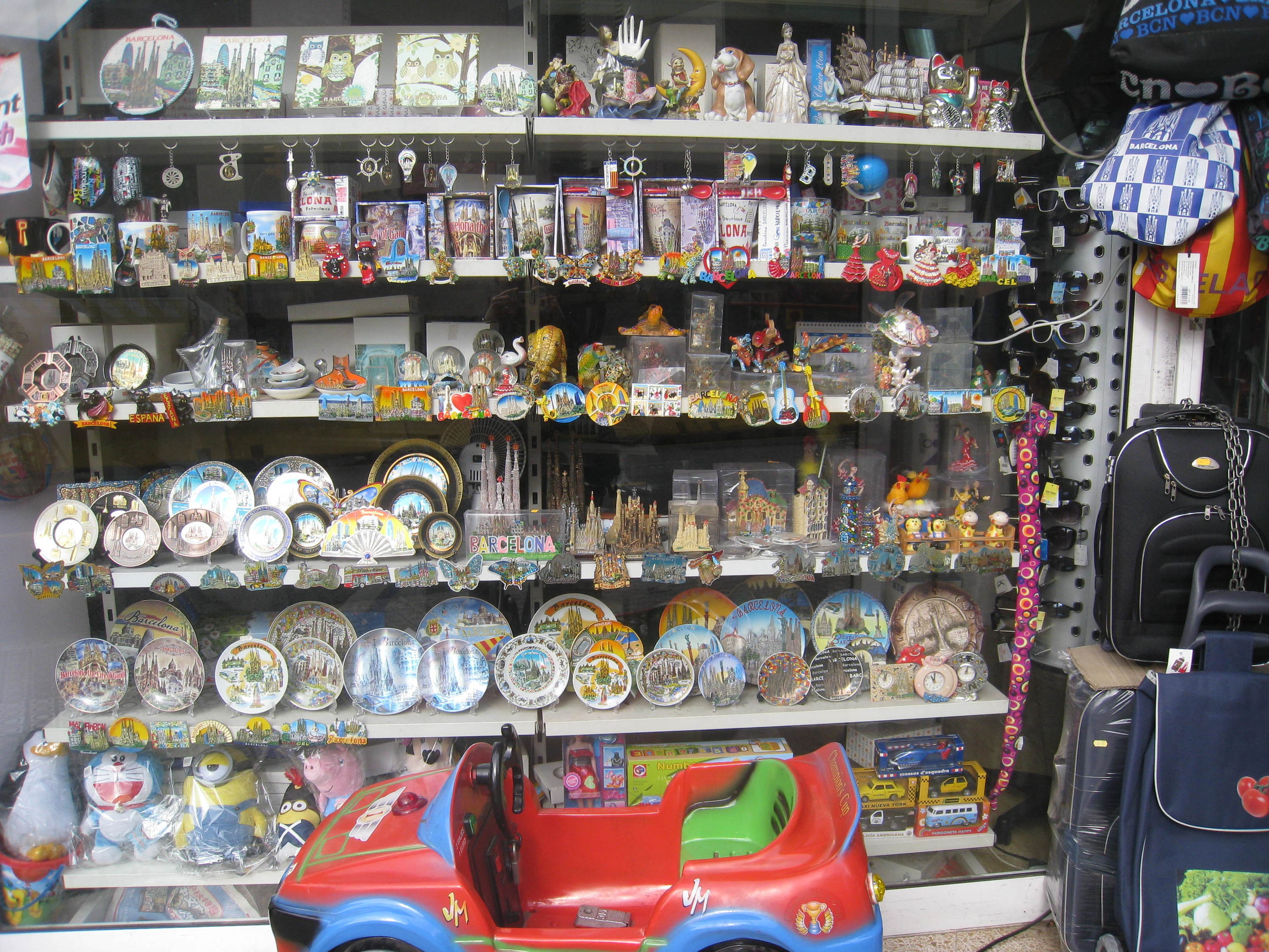 ¿Quién comprará estos souvenirs?