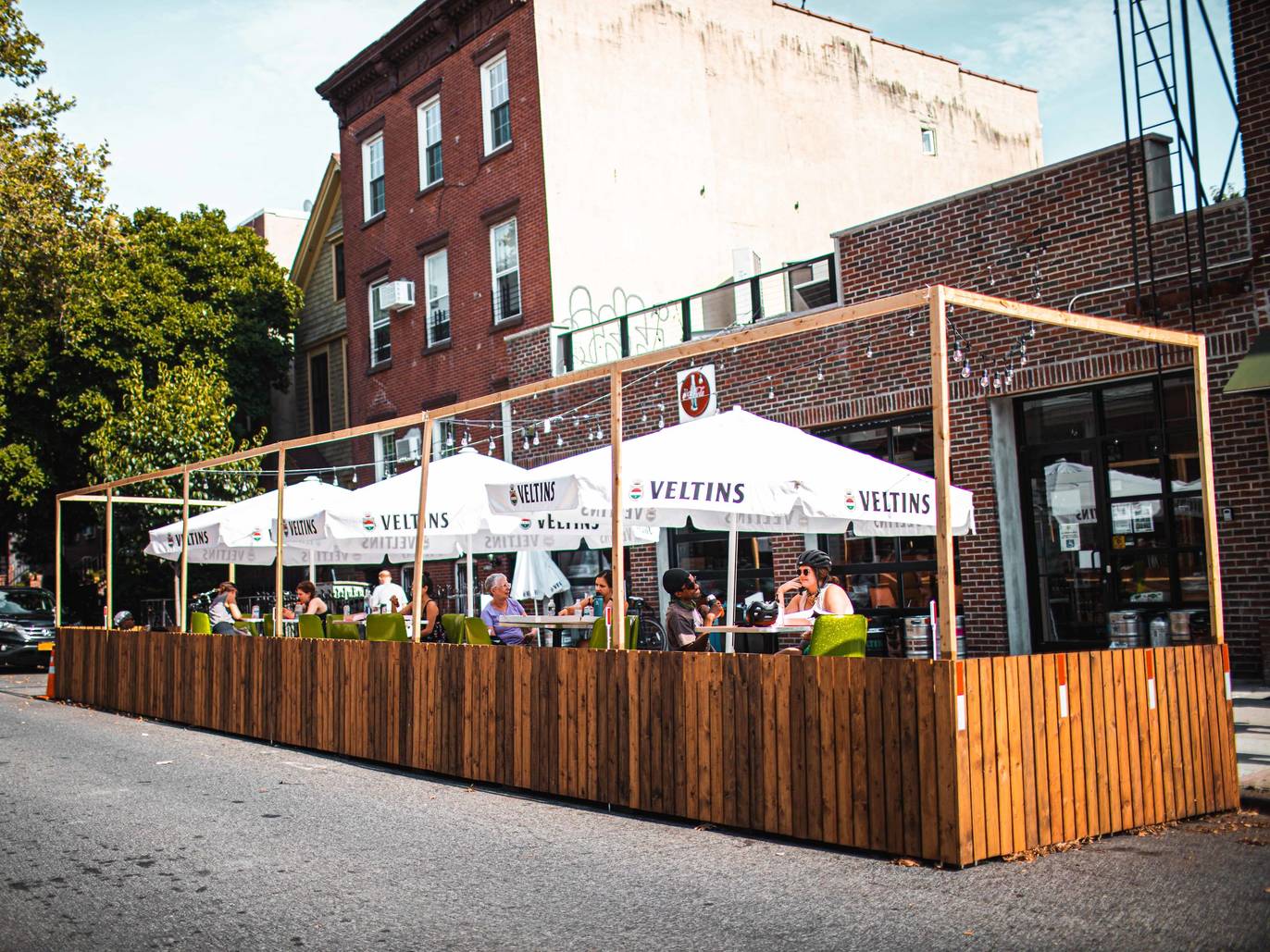 5 great outdoor dining spots in Greenpoint