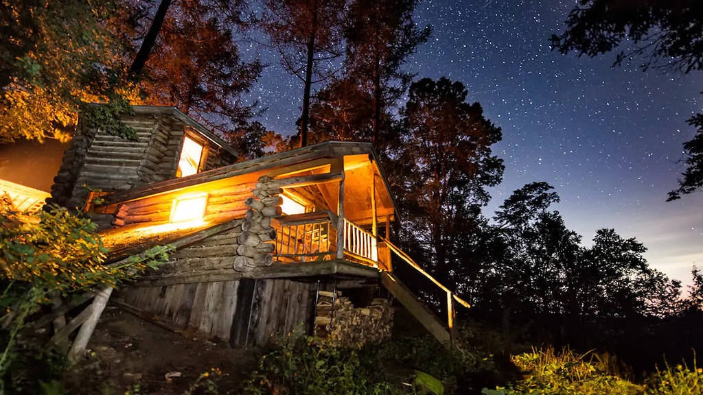 Cozy cabins near Boston to rent on Airbnb for a country weekend getaway