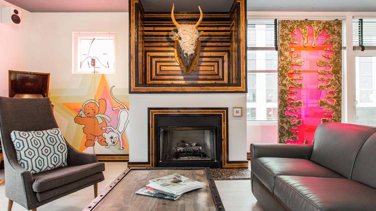 The handcrafted art gallery condo in River West