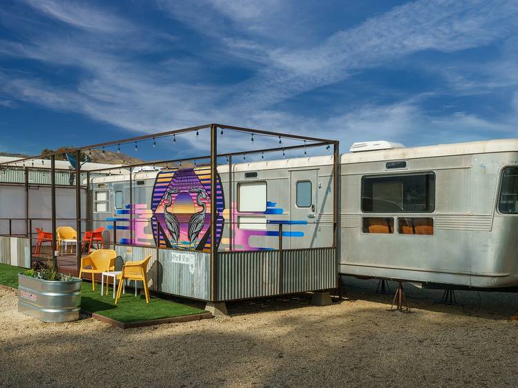 Ventura: Waypoint Ventura Vintage Trailer Hotel