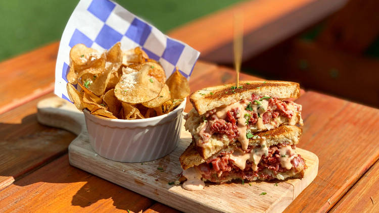 Brewski’s – 3718 E Tremont Ave