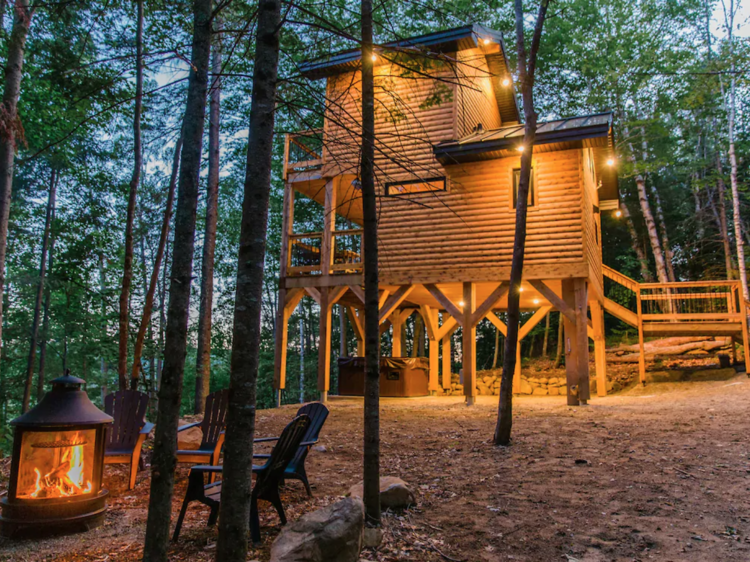 The perched chalet in Sainte-Béatrix, Québec