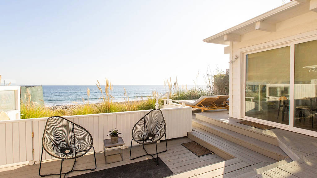 The Best Beachfront Airbnbs In Los Angeles | Best Places To Stay In L.A.