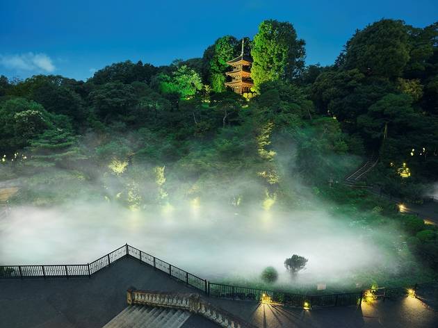 Sea Of Clouds And Garden Light Up At Hotel Chinzanso Tokyo Hotel Chinzanso Tokyo Things To Do In Tokyo