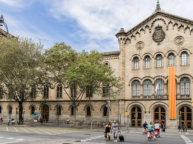 Universitat de Barcelona Universitat de Barcelona