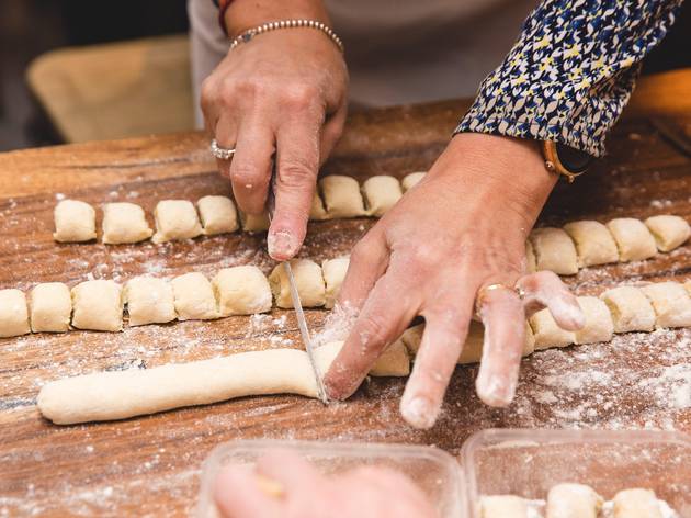 48h 48h Pizza e Gnocchi Bar gnocchi making 48h Pizza e Gnocchi gnocchi making