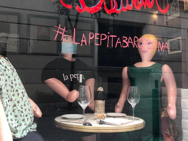 Los muñecos hinchables del restaurante La Pepita Los muñecos hinchables del restaurante La Pepita