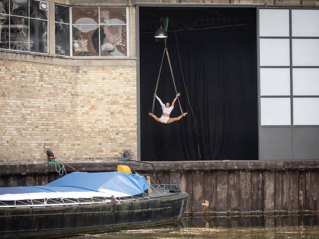 Free outdoor performances from the Royal Ballet have leapt up by Hoxton Docks DistDancing