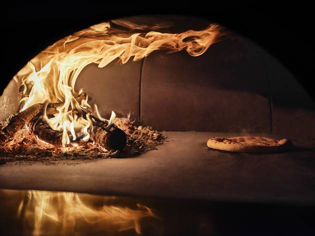 De los creadores de Lakasa, llega Fokacha, el restaurante italiano que tienes que conocer Pizza en Fokacha