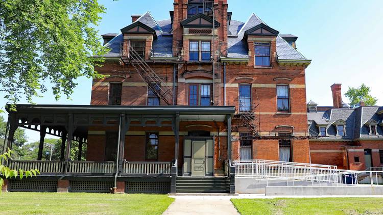 Take a tour of the Pullman Historic District