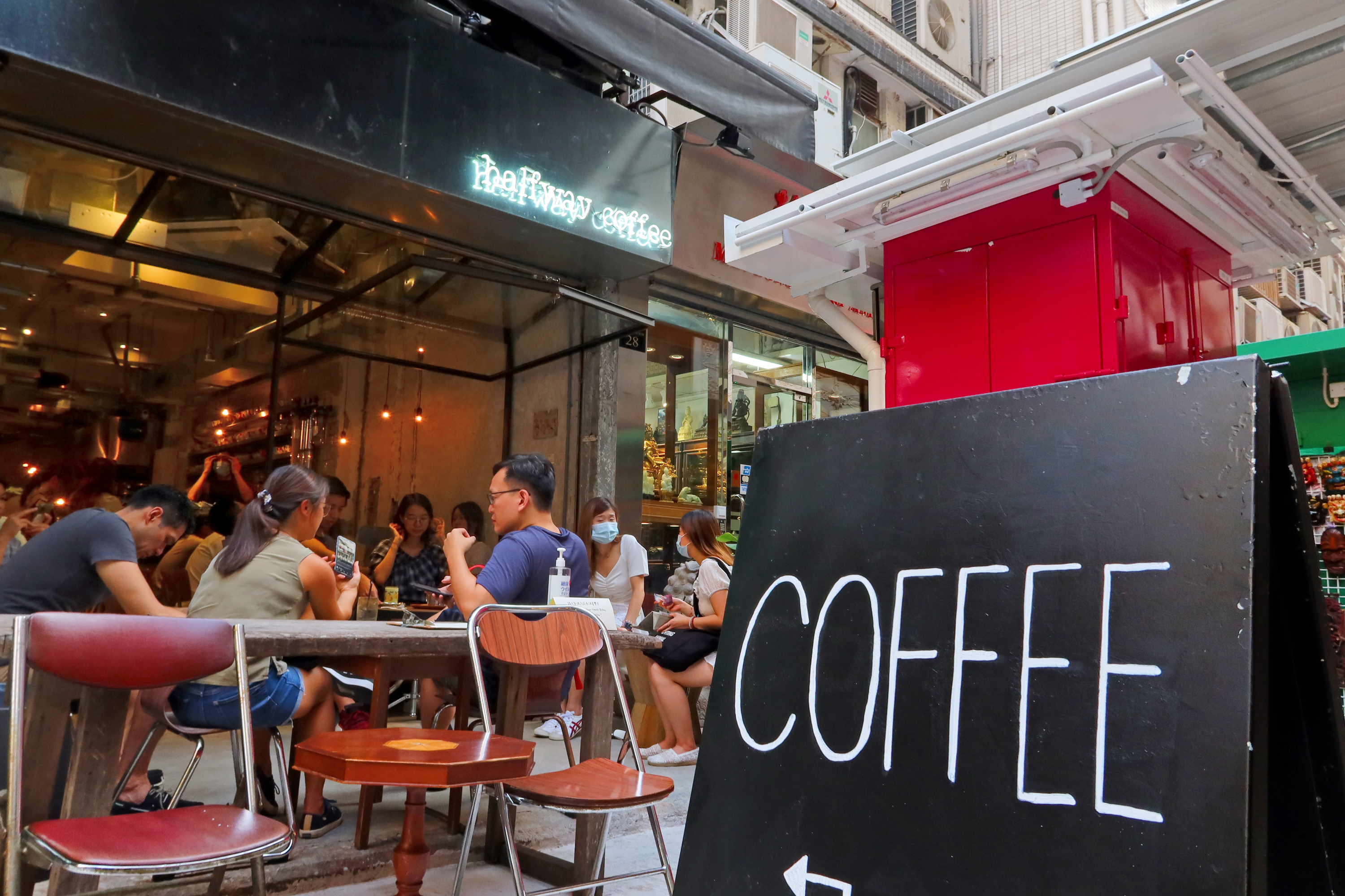 7CAFÉ hits milestone of 600 stores! Hong Kong's largest coffee