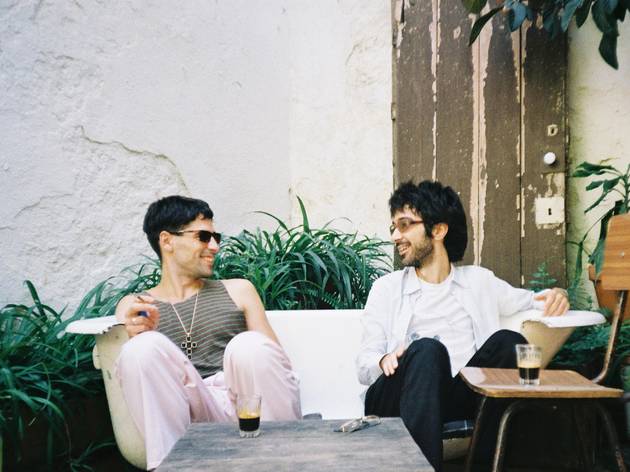 Bejaflor, Luís Severo e Filipe Sambado dão música numa Deslargada na Voz do Operário Luís Severo e Filipe Sambado