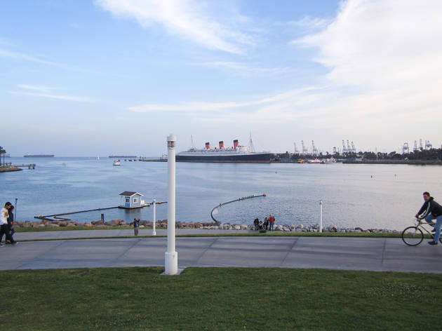 Shoreline Pedestrian Bike Path Shoreline Pedestrian Bike Path