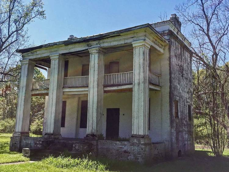 16 Creepy Ghost Towns in America You Can Still Visit