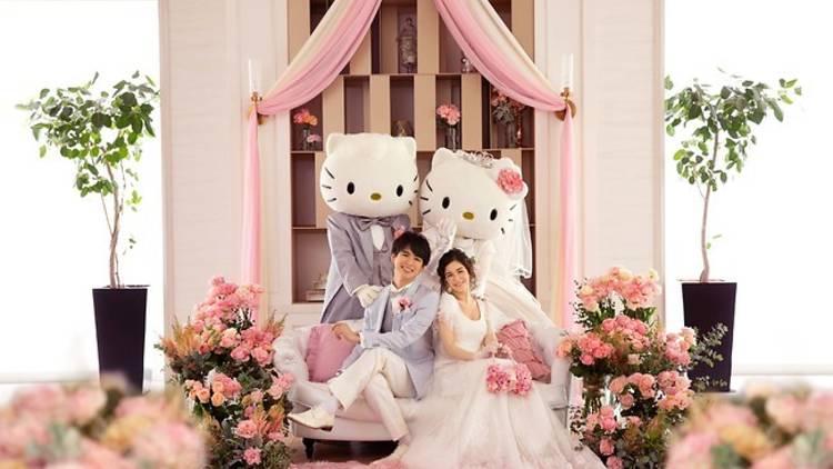 hello kitty and dear daniel wedding cake topper