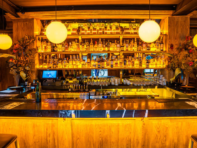 Brujas, un bar operado solo por mujeres Brujas, un bar operado solo por mujeres