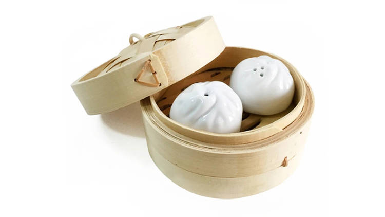 Dumpling salt and pepper shakers