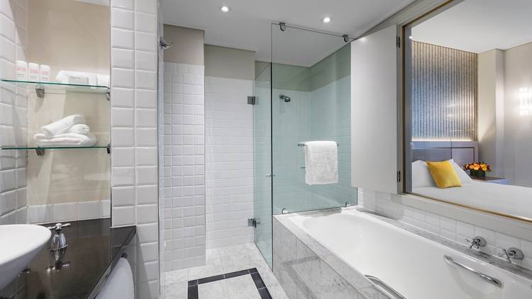 Radisson Blu Plaza Hotel Sydney Superior Bathroom