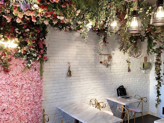 White Hse CWB cafe White Hse CWB cafe