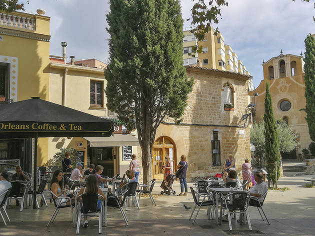 Carrer de Pere d'Artés i Parròquia de Santa Eulàlia, Nou Barris. Carrer de Pere d'Artés i Parròquia de Santa Eulàlia, Nou Barris.