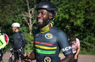 black cycling