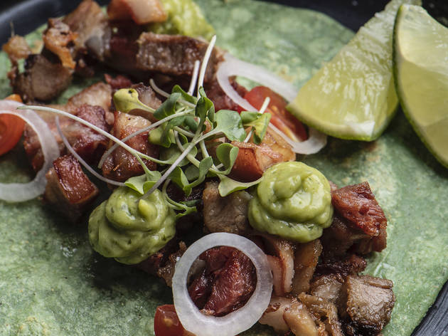Taco de lechón Taco de lechón a domicilio para la cena del 15 de septiembre en Zesta Punta