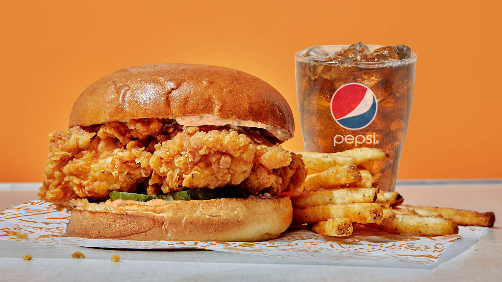 Popeyes chicken sandwich: sold-out fried chicken burger arrives in ...