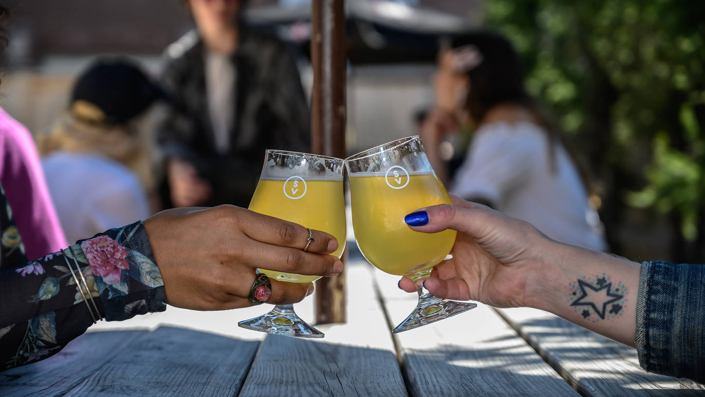 15 Best Beer Gardens For Outdoor Drinking in Chicago