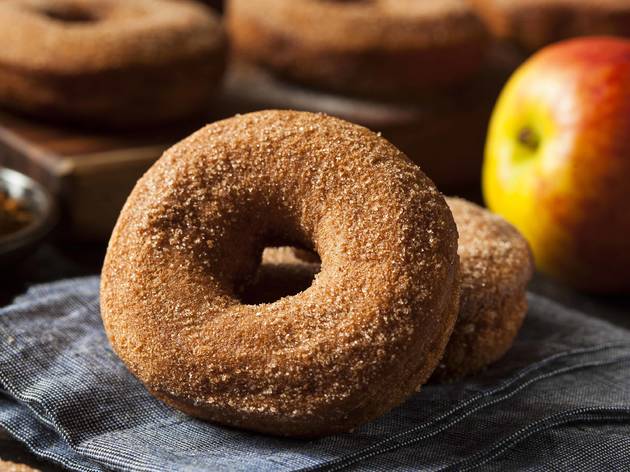 Dig into apple cider donuts from NYC’s farmers market Dig into apple cider donuts from NYC’s farmers market
