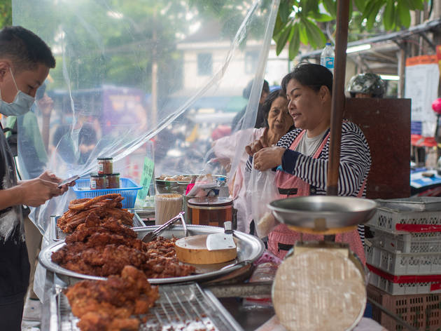 ชิลริมเจ้าพระยา ชิมของอร่อยใน 12 ร้านเด็ดที่ท่าพระจันทร์ ชิลริมเจ้าพระยา ชิมของอร่อยใน 12 ร้านเด็ดที่ท่าพระจันทร์