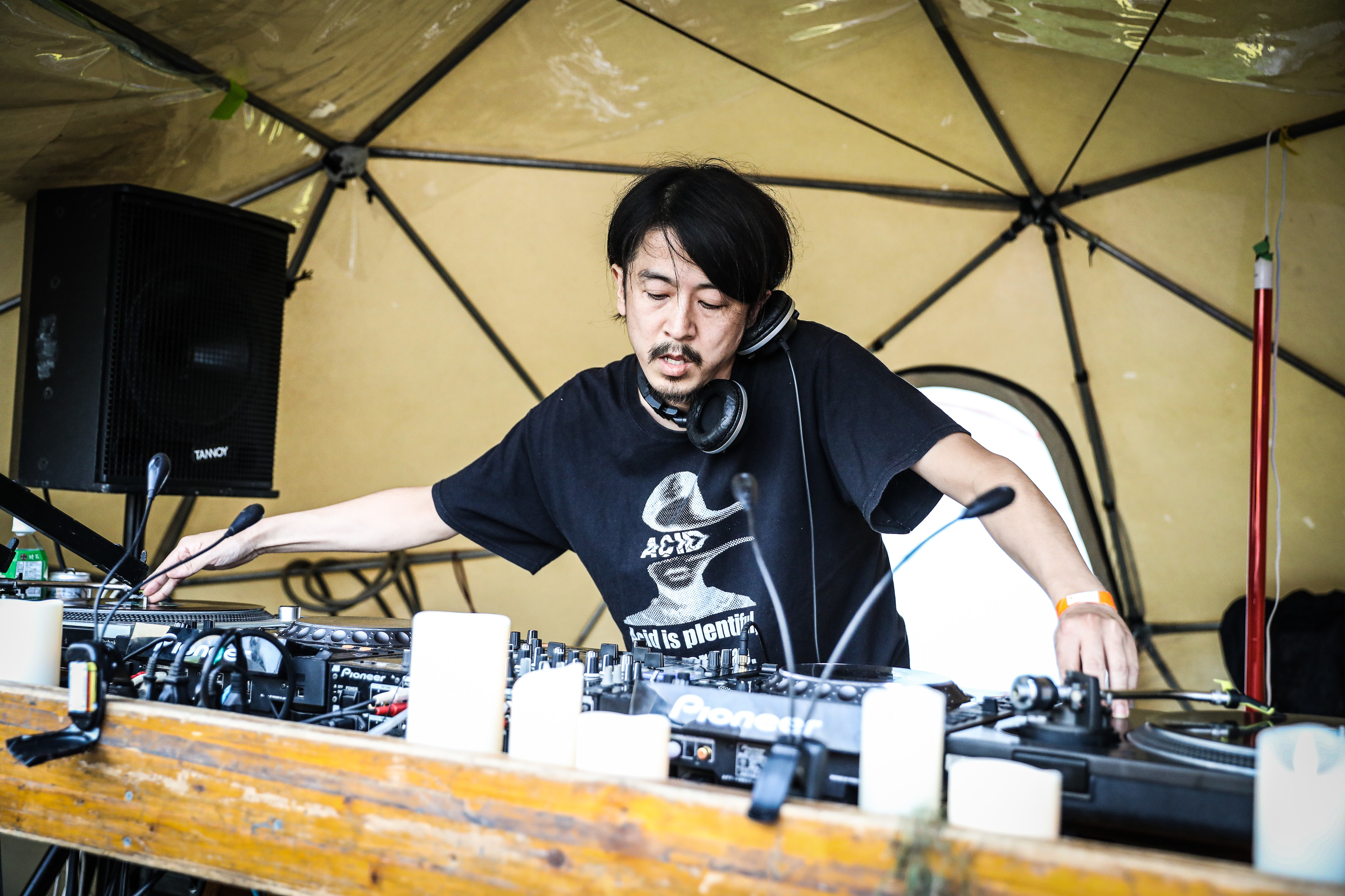 日が昇ってから始まったKA4Uのプレイ Photo: Toshimura