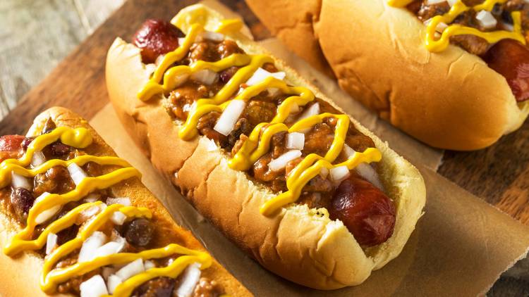 Michigan: Coney dog at Lafayette Coney Island in Detroit