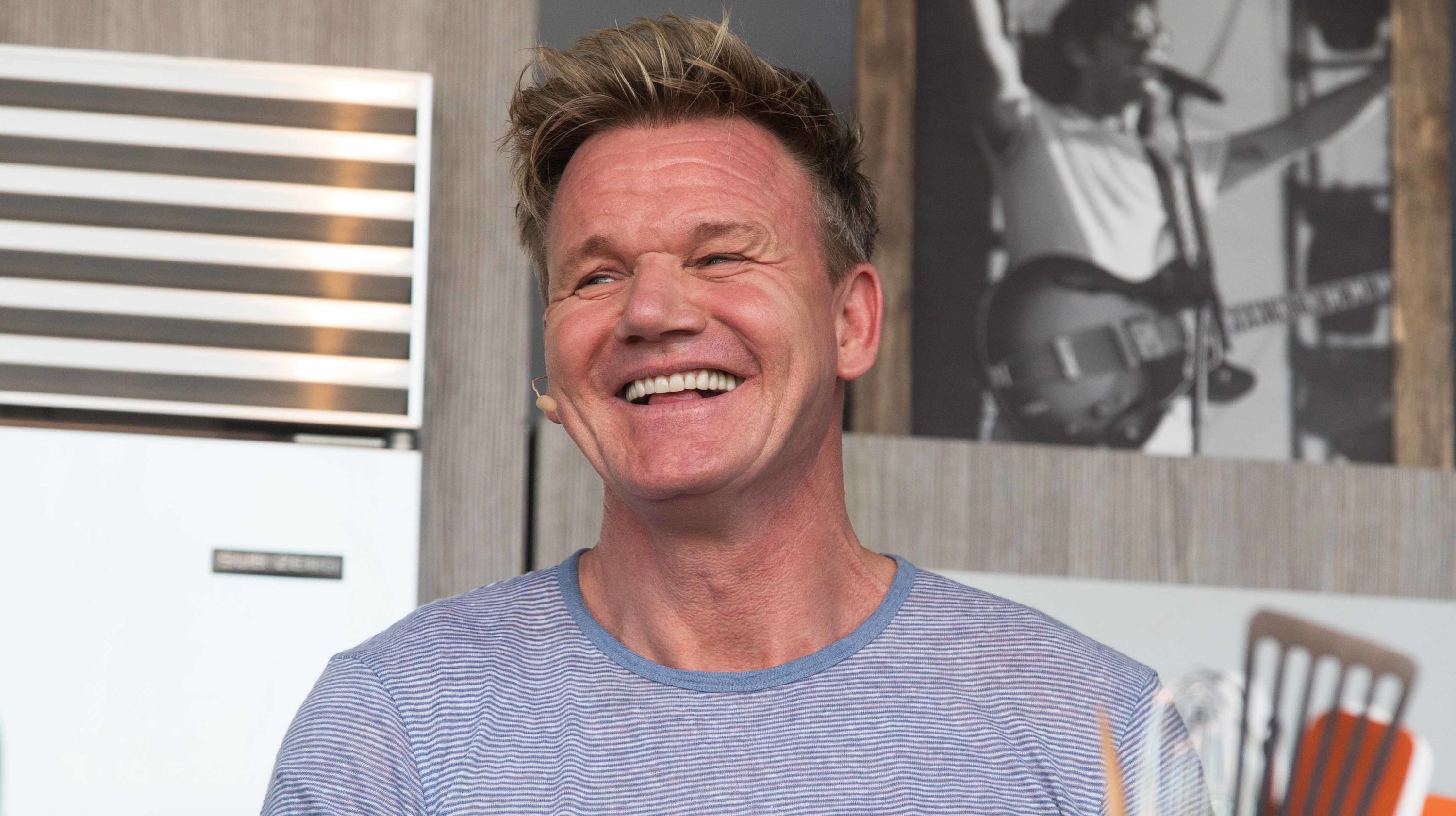 Сколько мишлен у рамзи. Сколько мишлен у рамзи. Jamie oliver and ramsay. Джейми оливер адская кухня. Сколько мишлен у рамзи.