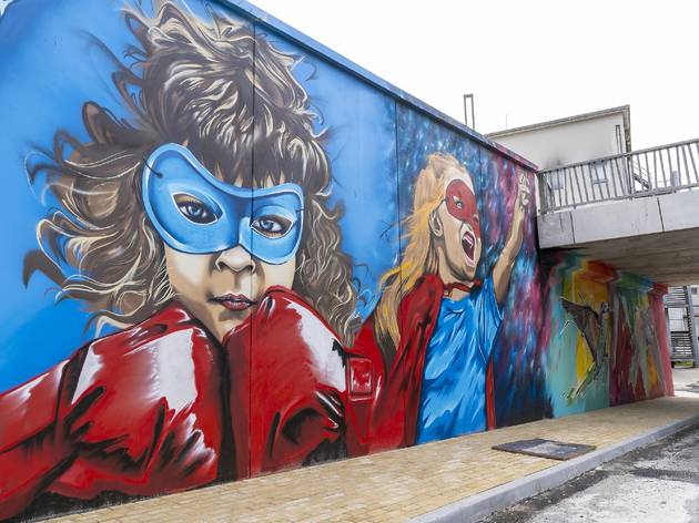 Mural de Guel Do It no Centro Hospitalar de Vila Nova de Gaia Mural de Guel Do It no Centro Hospitalar de Vila Nova de Gaia