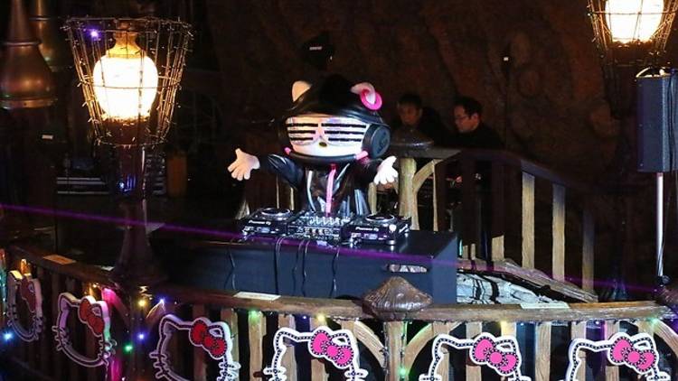 DJ Hello Kitty