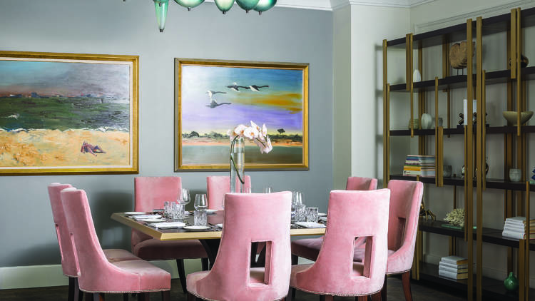 Table with pink chairs