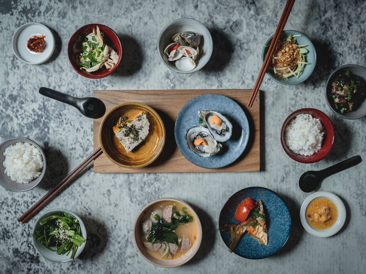 Nine-plate family meal at Xuân