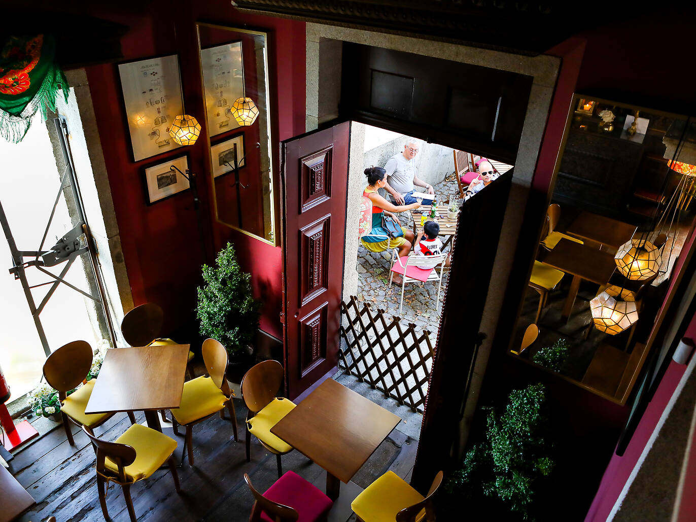 Seis wine bars no Porto que tem de conhecer