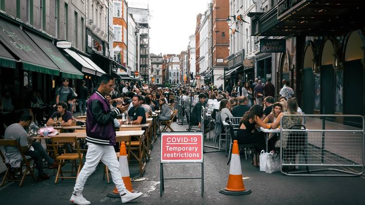 soho outdoor dining under social distancing